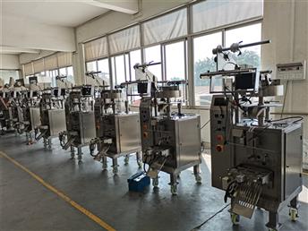 Economical granule packaging machine